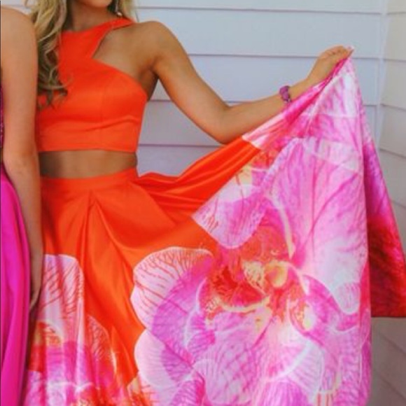 JOVANI PROM DRESS - Picture 5 of 8